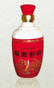 山東（dōng）彩色玻璃酒瓶